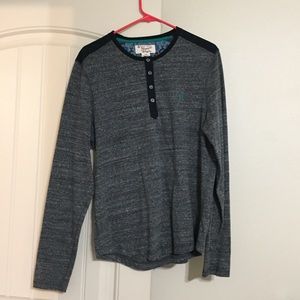 Long sleeve lightweight shirt